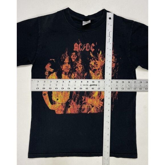 ACDC AC/DC Highway To Hell Graphic T-shirt Women Small Black Music 2006 - Picture 11 of 11
